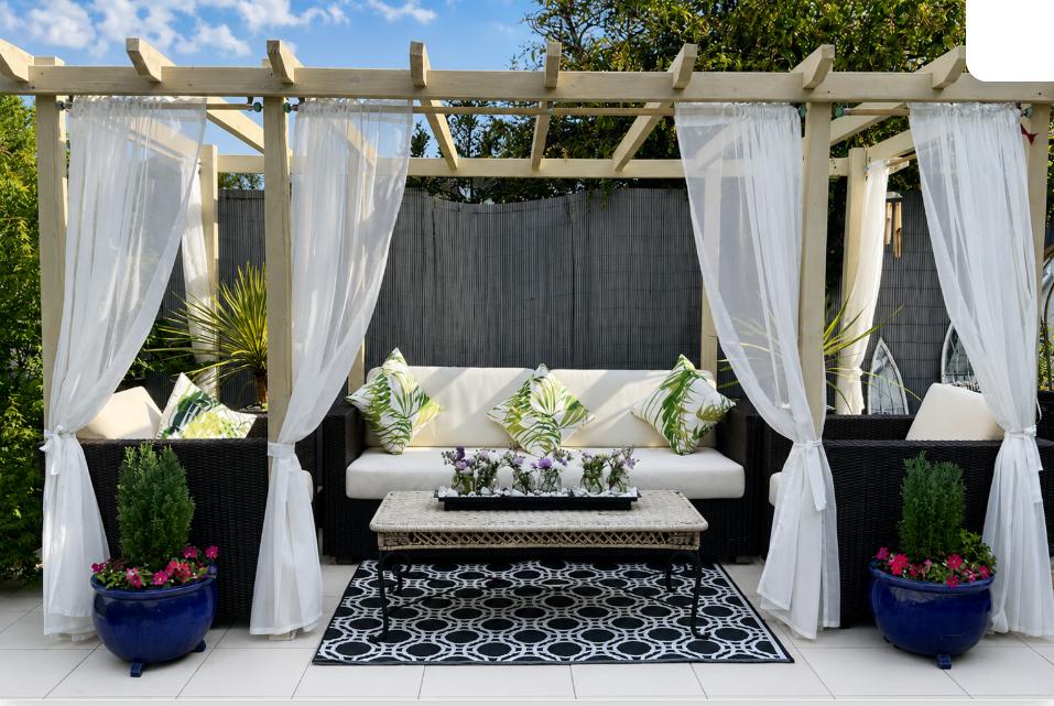 A bespoke timber garden gazebo built in Ashtead, Surrey